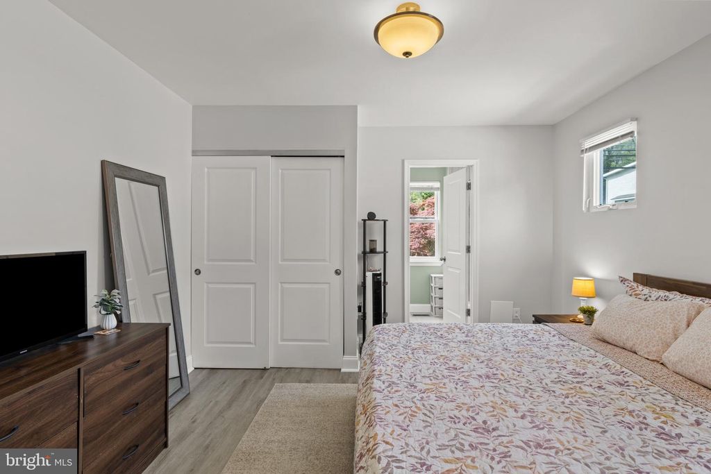 Image 14 of property listing at 5823 WESTWOOD AVE, Baltimore, MD 21206