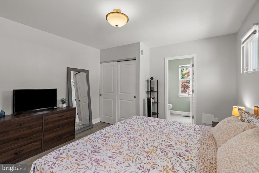 Image 15 of property listing at 5823 WESTWOOD AVE, Baltimore, MD 21206