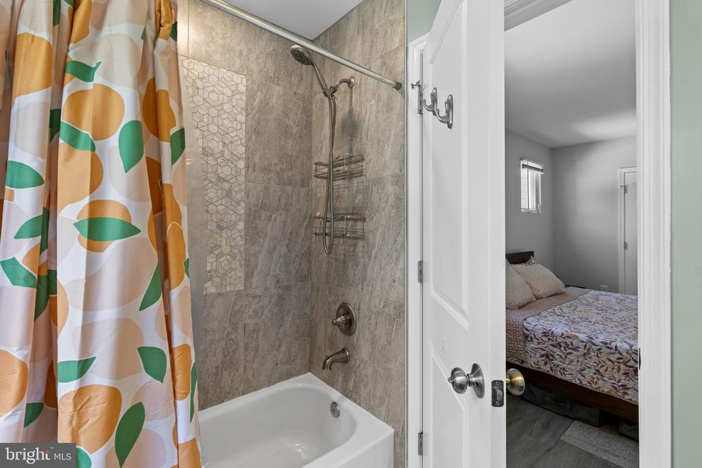 Image 17 of property listing at 5823 WESTWOOD AVE, Baltimore, MD 21206