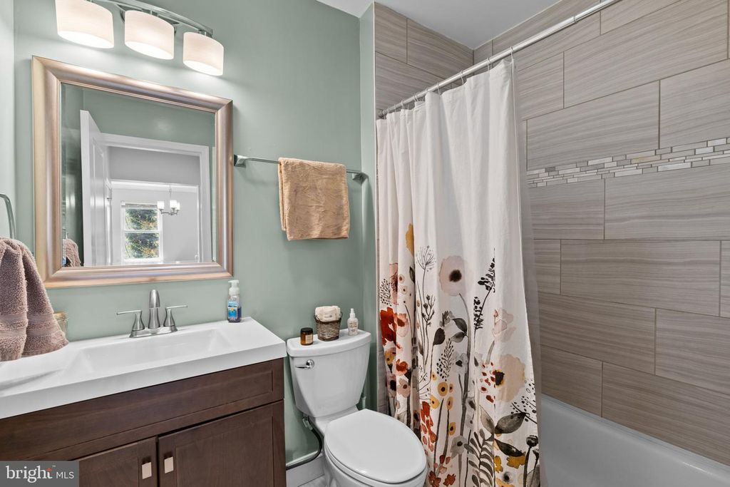 Image 19 of property listing at 5823 WESTWOOD AVE, Baltimore, MD 21206