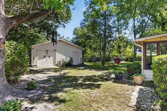 109 Two Wood Court, Summerville, SC 29483