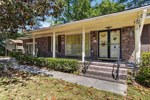 109 Two Wood Court, Summerville, SC 29483