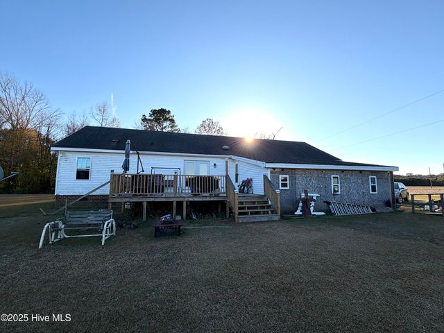 1935 Frank Barber Road, Williamston, NC 27892