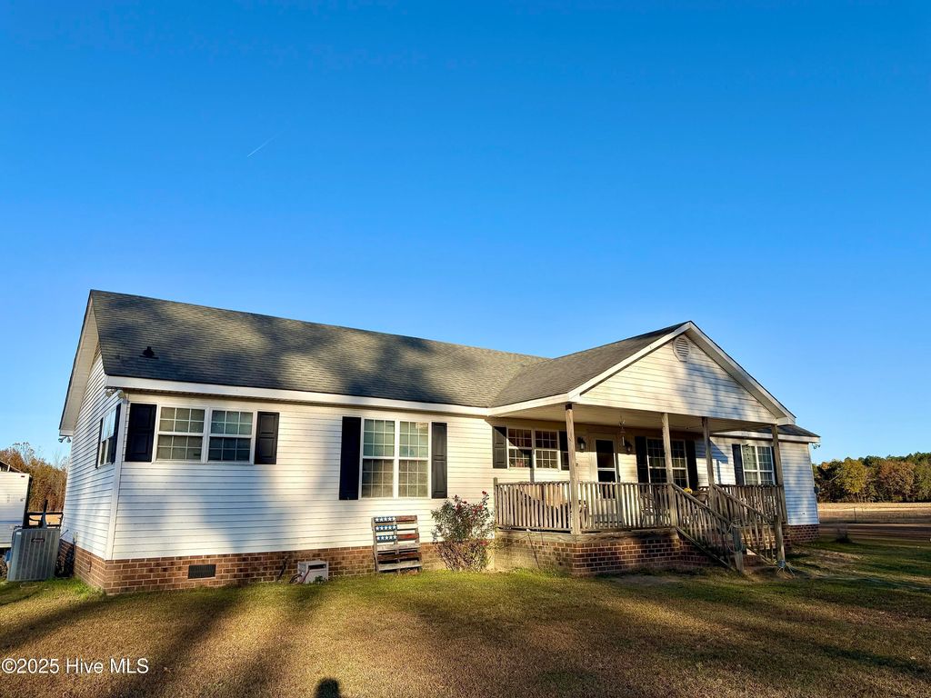 1935 Frank Barber Road, Williamston, NC 27892