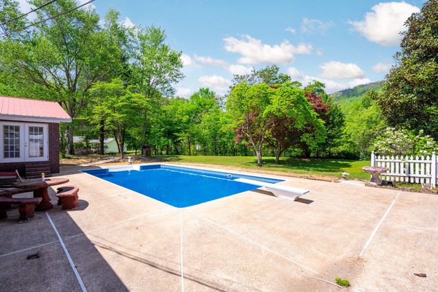 8313 Springfield Road, Soddy Daisy, TN 37379