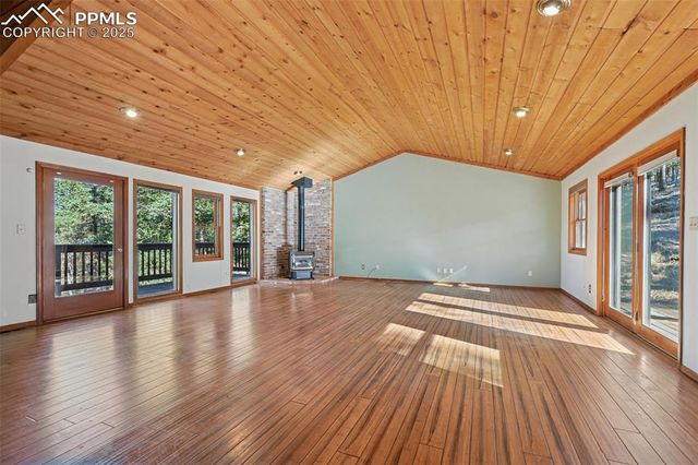 1043 Kings Crown Road, Woodland Park, CO 80863