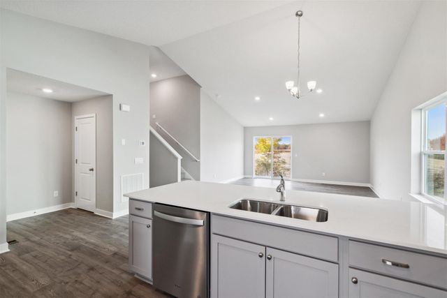 1649 Shasta Drive, Shakopee, MN 55379