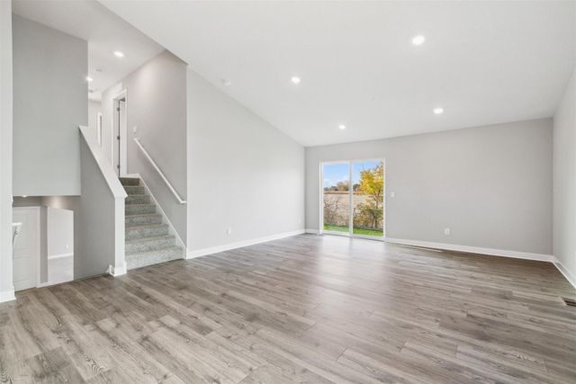1649 Shasta Drive, Shakopee, MN 55379