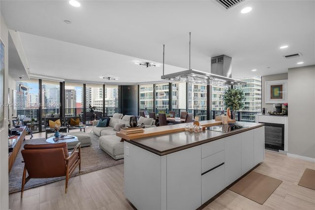1000 Brickell Plaza 2402, Miami, FL 33131