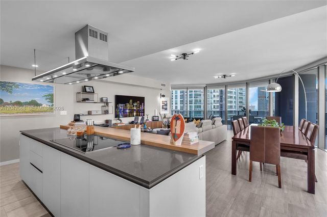 1000 Brickell Plaza 2402, Miami, FL 33131