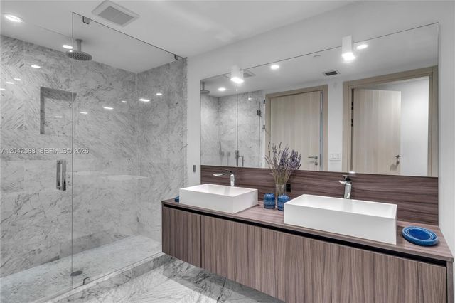 1000 Brickell Plaza 2402, Miami, FL 33131