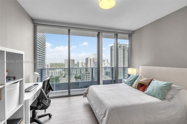1000 Brickell Plaza 2402, Miami, FL 33131