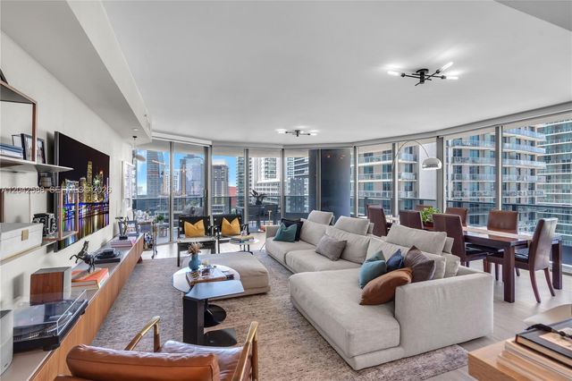 1000 Brickell Plaza 2402, Miami, FL 33131