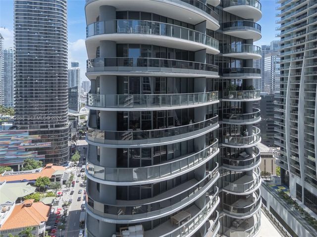 1000 Brickell Plaza 2402, Miami, FL 33131