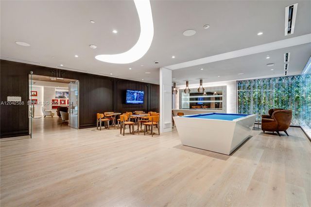 1000 Brickell Plaza 2402, Miami, FL 33131