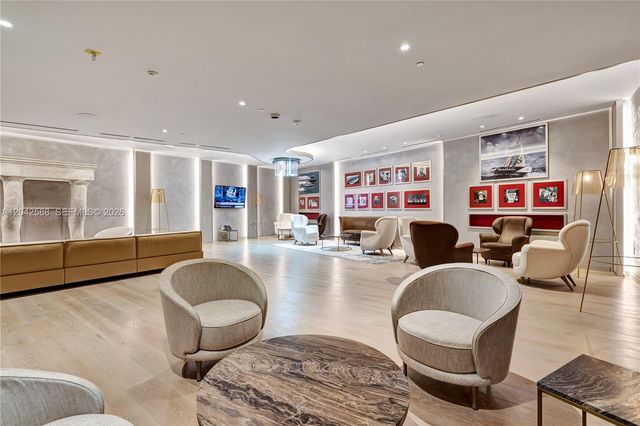1000 Brickell Plaza 2402, Miami, FL 33131