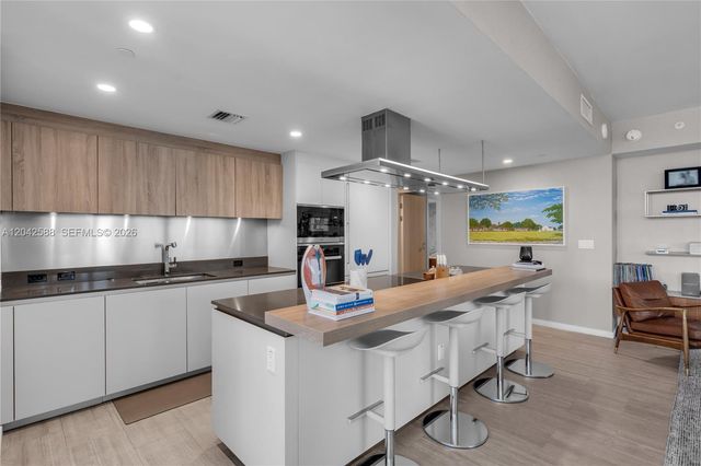 1000 Brickell Plaza 2402, Miami, FL 33131