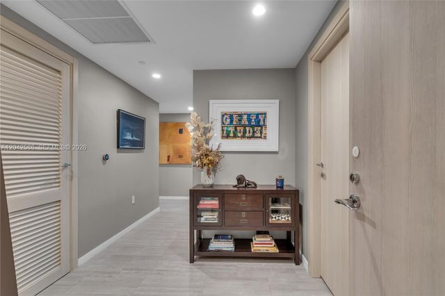 1000 Brickell Plaza 2402, Miami, FL 33131