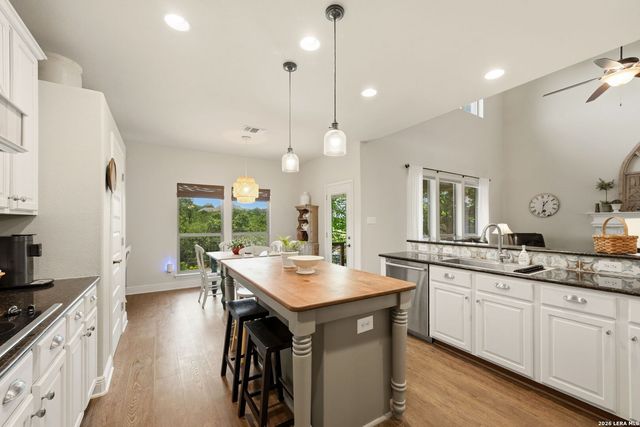 14526 John David, Helotes, TX 78023