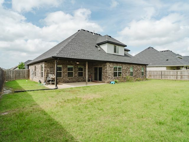 1421 Blue Moon Road, Centerton, AR 72719