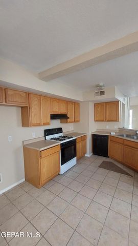 7744 LUZ DE CAMINO Way, El Paso, TX 79912