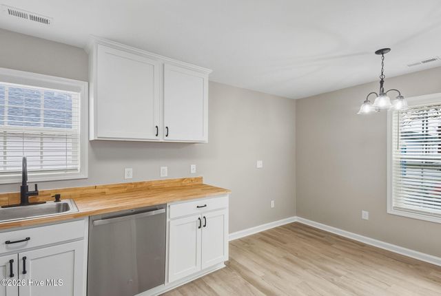 1306 Fisher Street, Morehead City, NC 28557