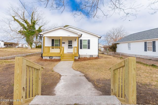 1306 Fisher Street, Morehead City, NC 28557