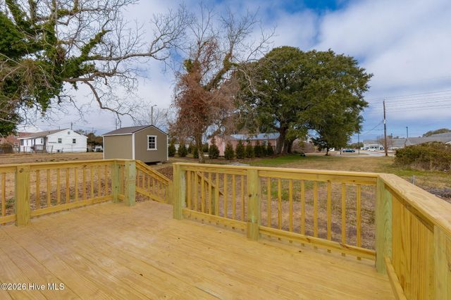 1306 Fisher Street, Morehead City, NC 28557