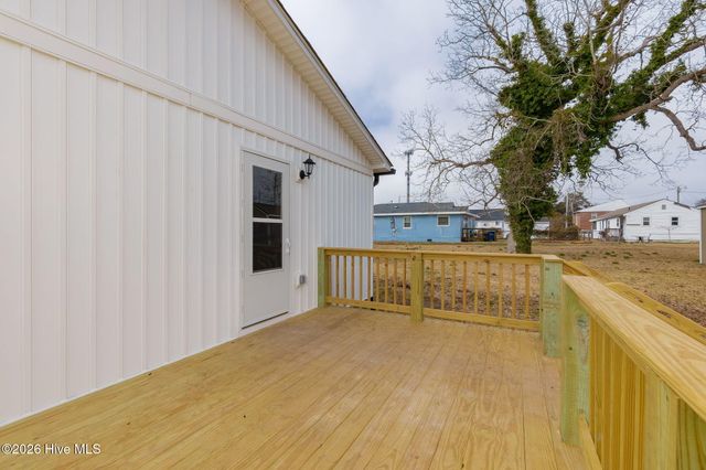 1306 Fisher Street, Morehead City, NC 28557