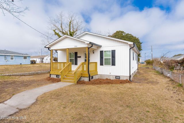 1306 Fisher Street, Morehead City, NC 28557