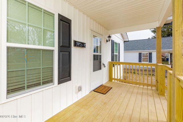 1306 Fisher Street, Morehead City, NC 28557