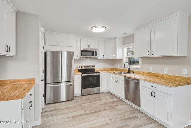 1306 Fisher Street, Morehead City, NC 28557