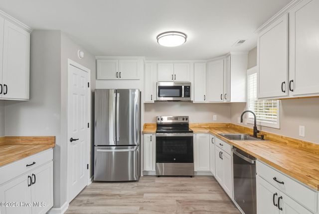 1306 Fisher Street, Morehead City, NC 28557