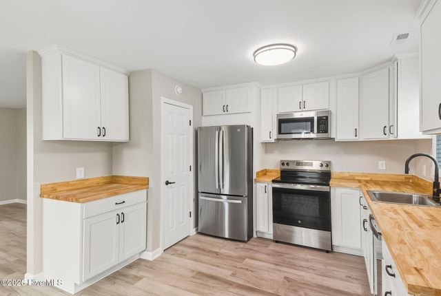 1306 Fisher Street, Morehead City, NC 28557