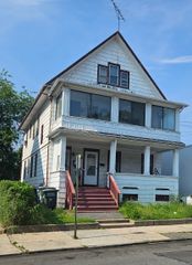 39 Roosevelt Street, Bridgeport, CT 06608