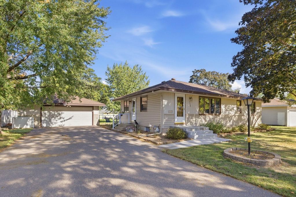 7208 Hartkopf Lane, Brooklyn Park, MN 55428 — exterior