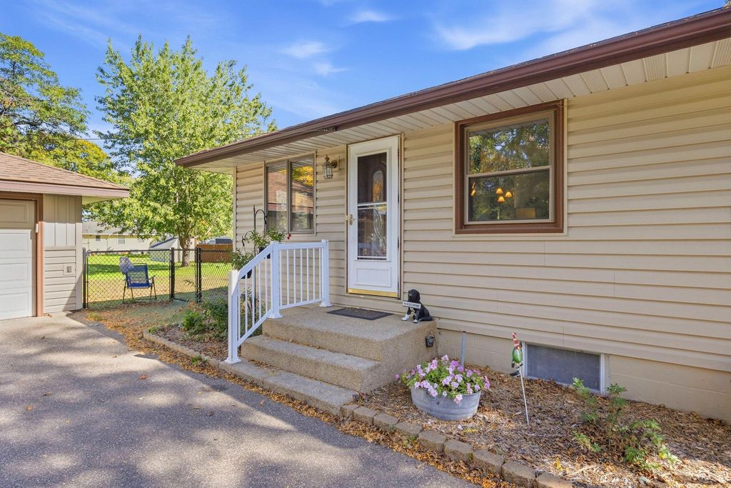 7208 Hartkopf Lane, Brooklyn Park, MN 55428 — photo 3