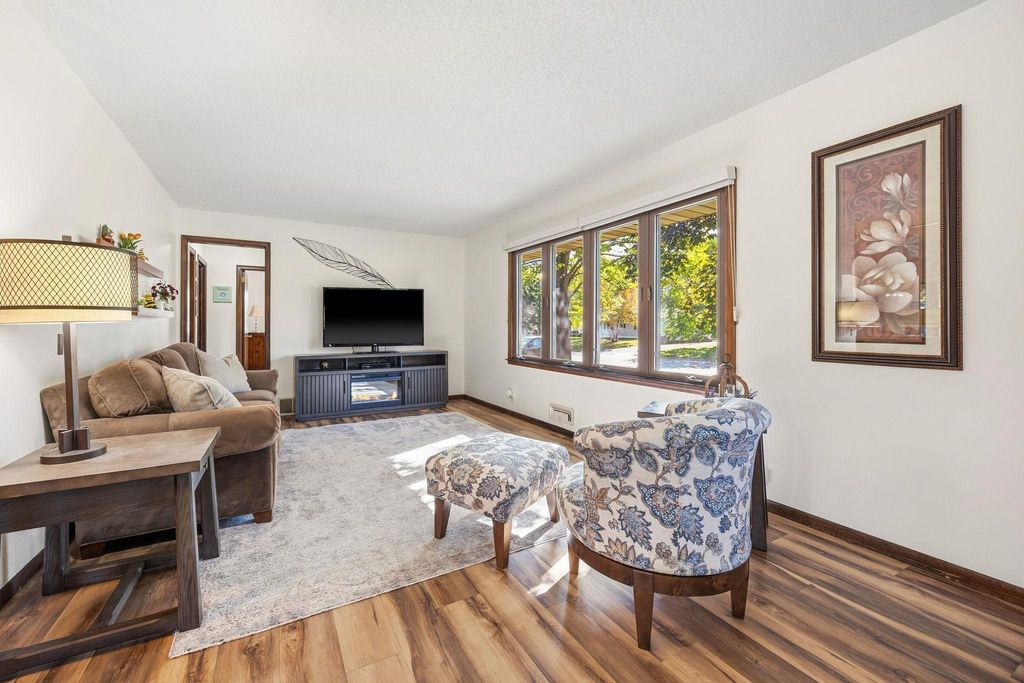 7208 Hartkopf Lane, Brooklyn Park, MN 55428 — photo 4