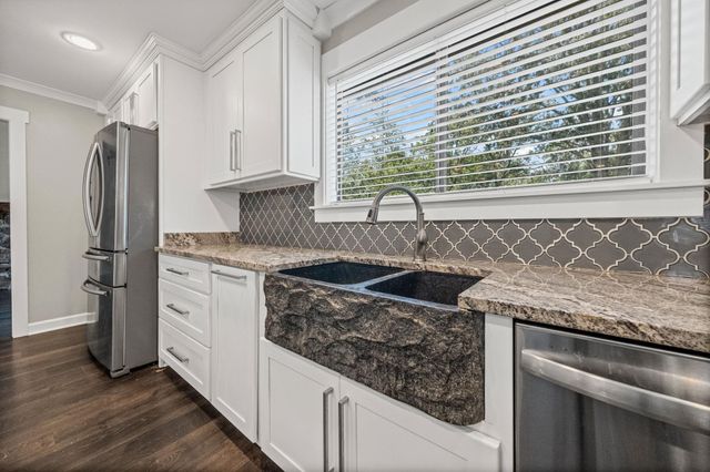 4071 CEDAR POINT RD, Lakeland, TN 38002