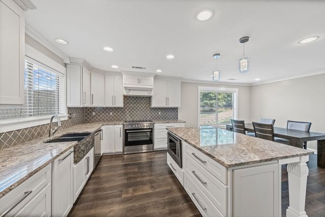 4071 CEDAR POINT RD, Lakeland, TN 38002