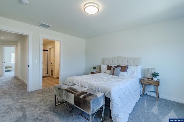 729 Periander Wy, Harrisburg, OR 97446