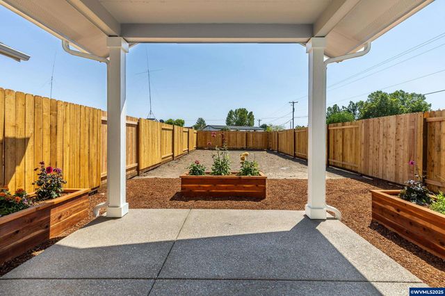 729 Periander Wy, Harrisburg, OR 97446