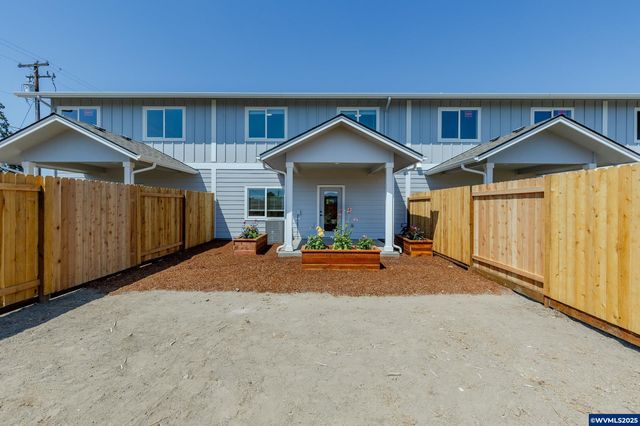 729 Periander Wy, Harrisburg, OR 97446