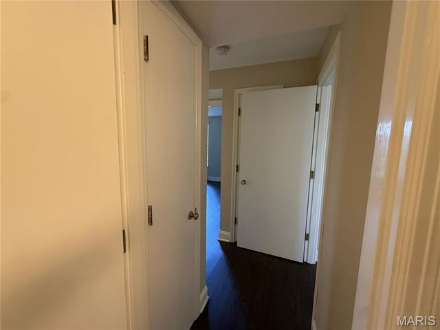 1130 S Mason Road, Town And Country, MO 63131