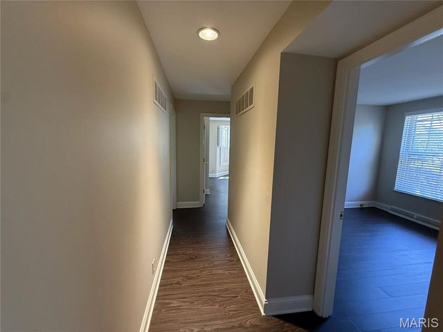 1130 S Mason Road, Town And Country, MO 63131