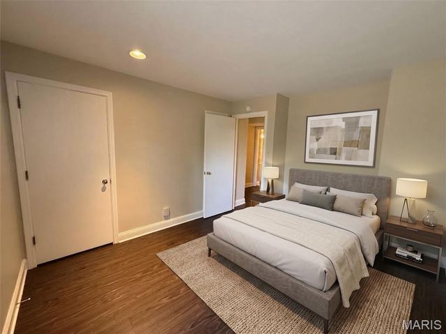 1130 S Mason Road, Town And Country, MO 63131