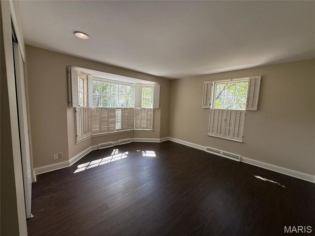 1130 S Mason Road, Town And Country, MO 63131
