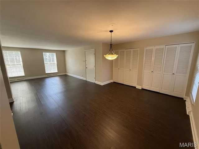 1130 S Mason Road, Town And Country, MO 63131