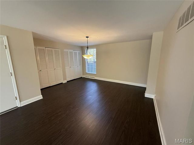 1130 S Mason Road, Town And Country, MO 63131