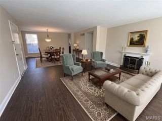 1130 S Mason Road, Town And Country, MO 63131